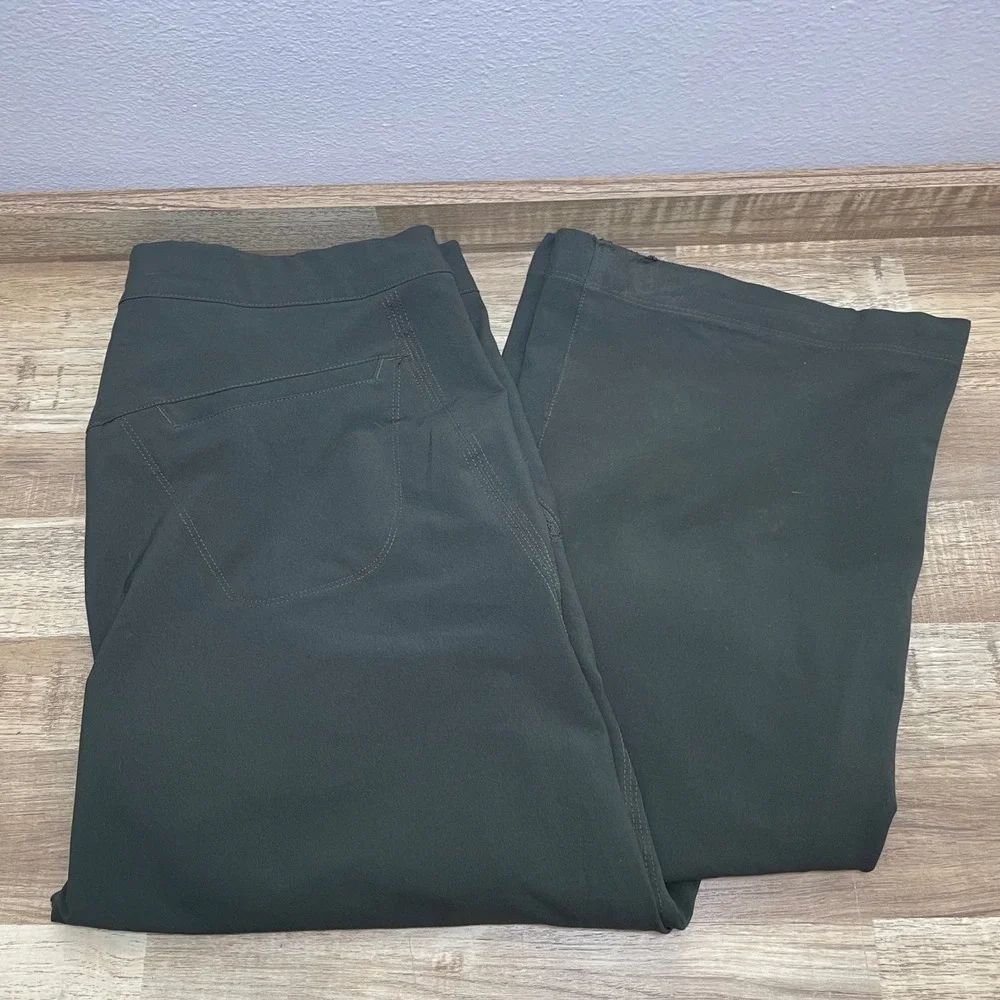 Nike Fit Dry Hiking Pants Womens Medium Dark Olive Green Belted Ankle Zip Flared